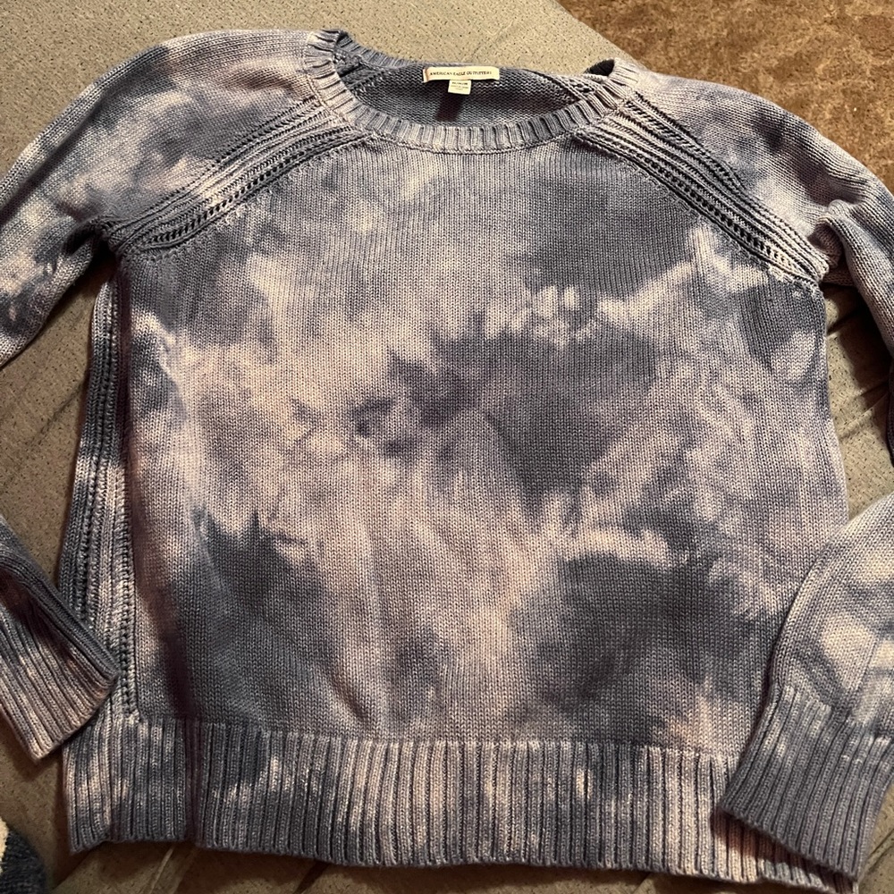 American eagle blue tie dye sweater size medium